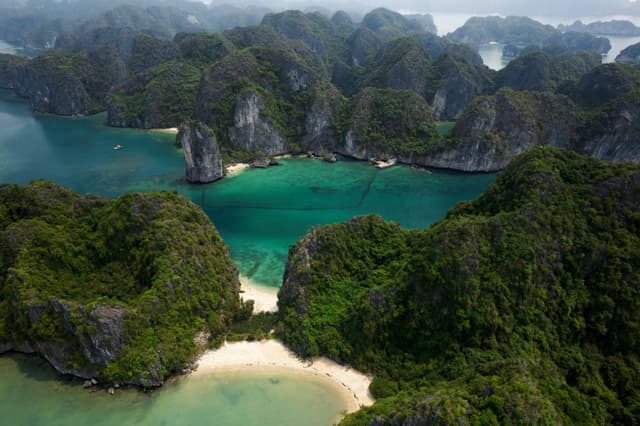 Hanoi, Ha Long Bay, Phu Quoc & Da Nang Tour