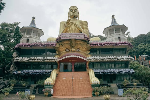 Sigiriya, Dambulla & Kandy Tour