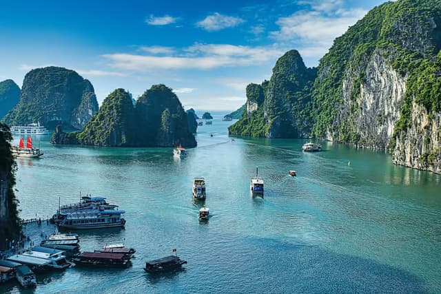 Vietnam Holiday Package