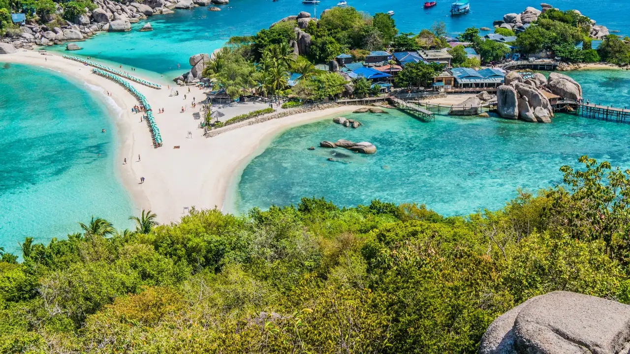 White sandbar linking the Koh Nang Yuan islets just off Koh Tao in Thailand
